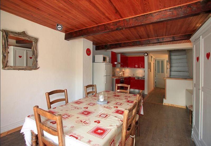 Le Gite Des Faucons Exterior photo