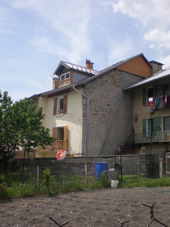 Le Gite Des Faucons Room photo